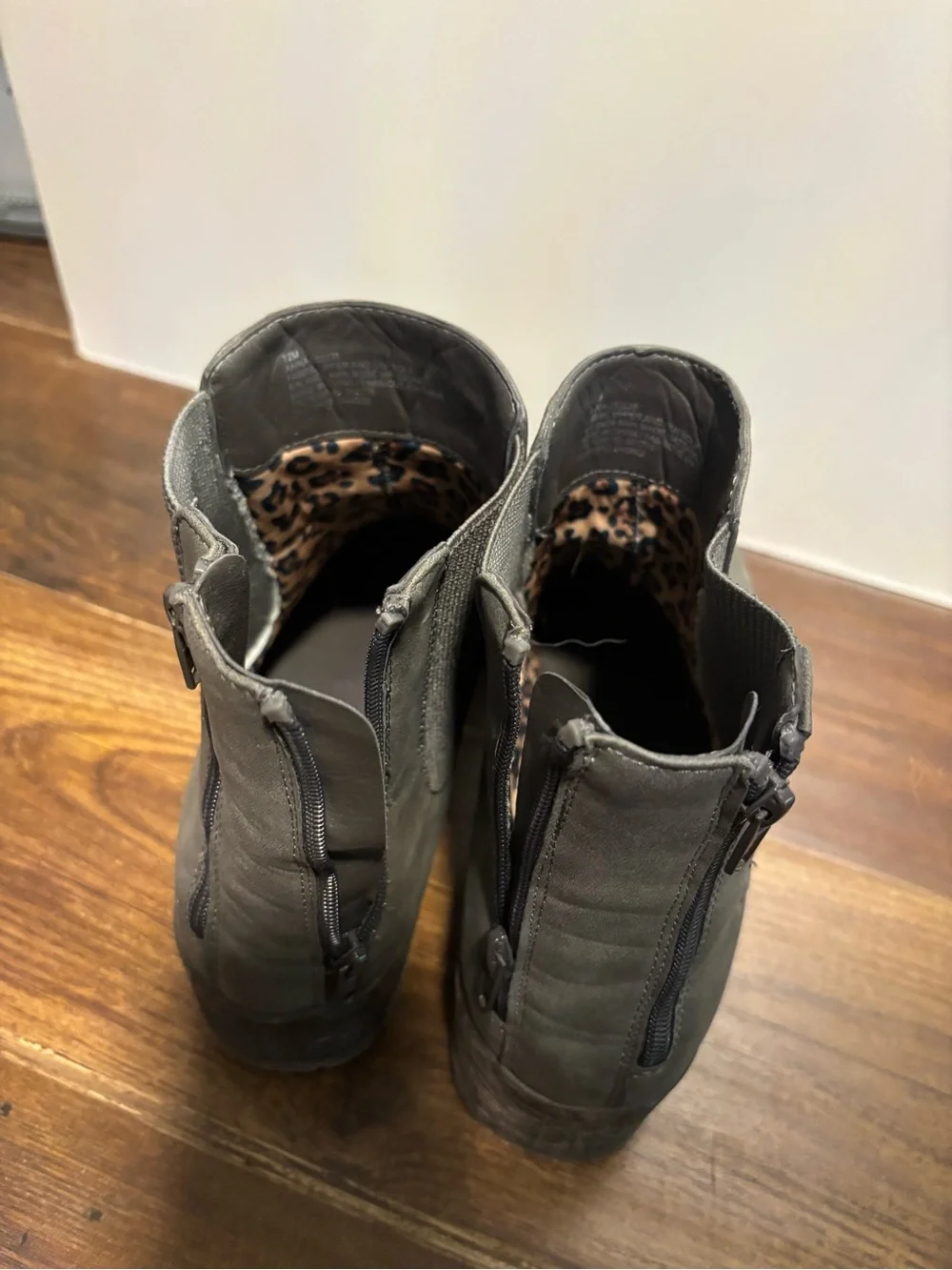 Women’s Grey Chelsea Ankle Boots - Casual Zip Side